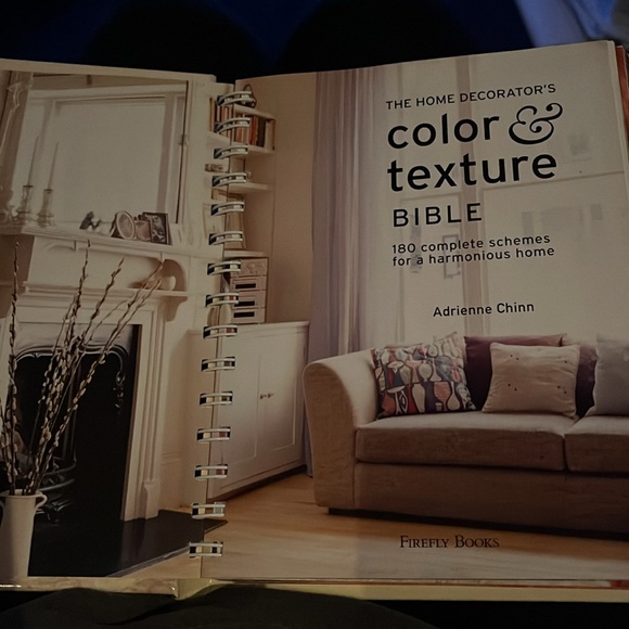 NWOT Color & Texture Decorator book - Picture 3 of 16